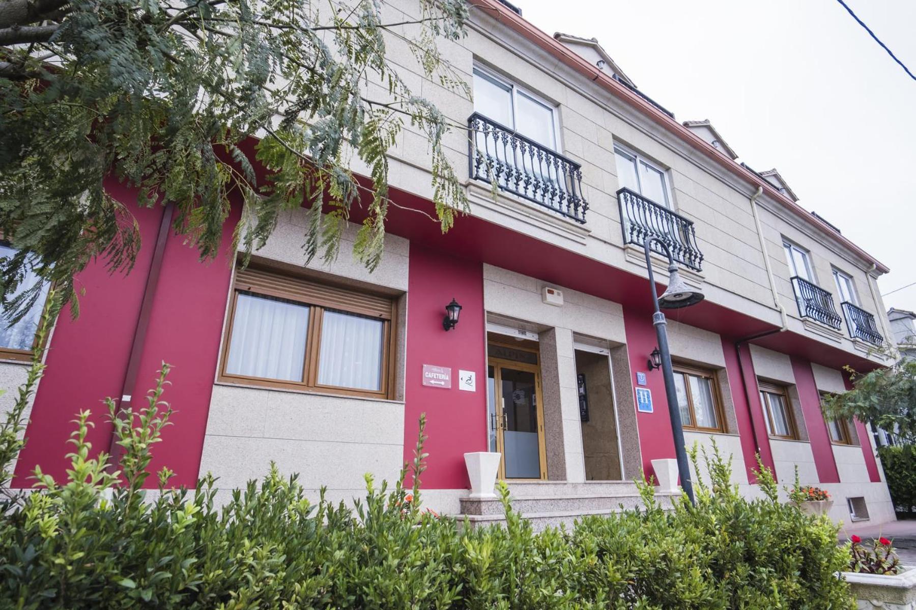 Alda Alpina Hotel Villanueva De Arosa Bagian luar foto