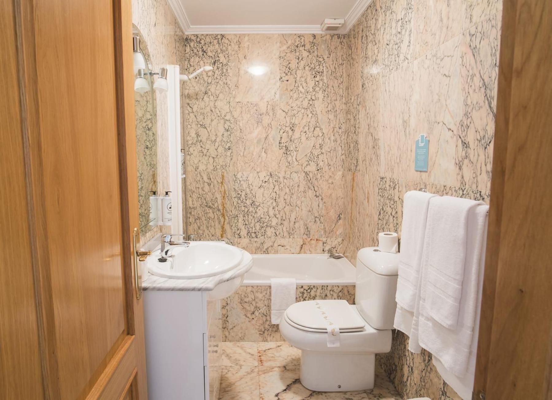 Alda Alpina Hotel Villanueva De Arosa Bagian luar foto