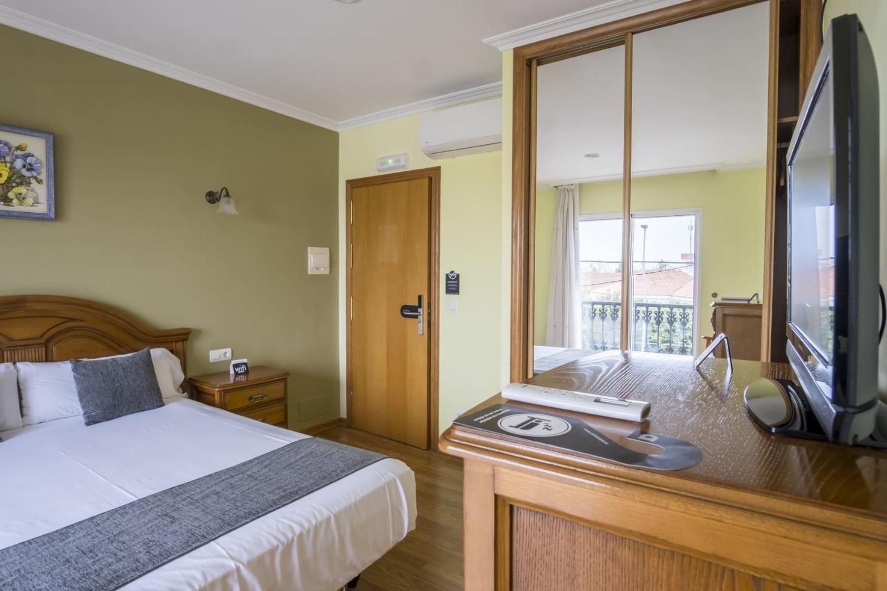 Alda Alpina Hotel Villanueva De Arosa Bagian luar foto