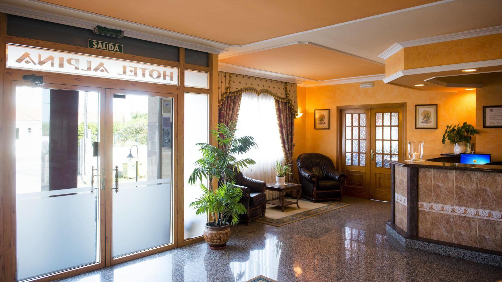 Alda Alpina Hotel Villanueva De Arosa Bagian luar foto