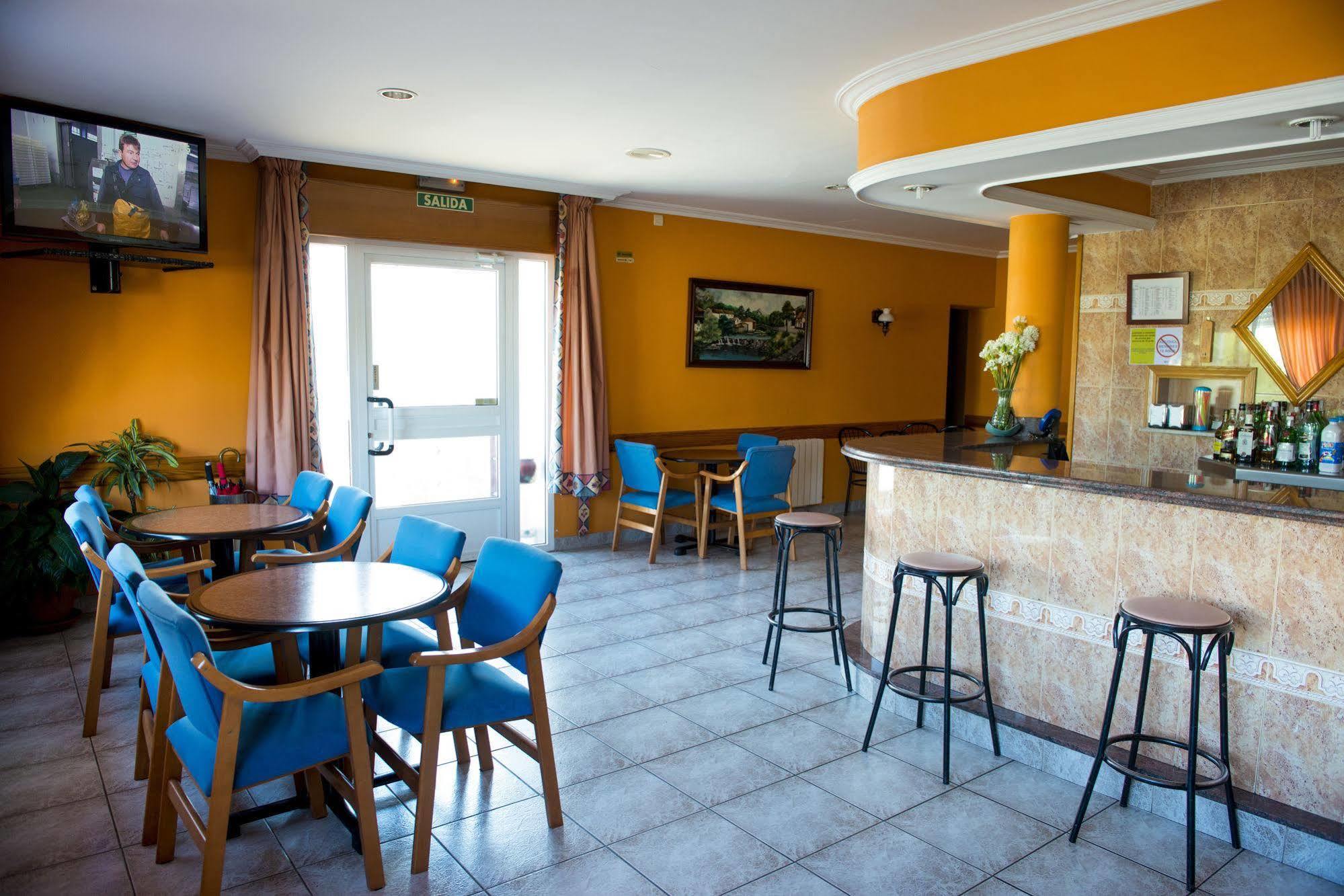 Alda Alpina Hotel Villanueva De Arosa Bagian luar foto